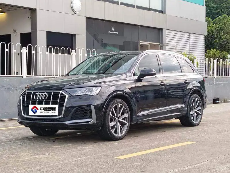 Audi Q7 2020 55 TFSI quattro S line sports model