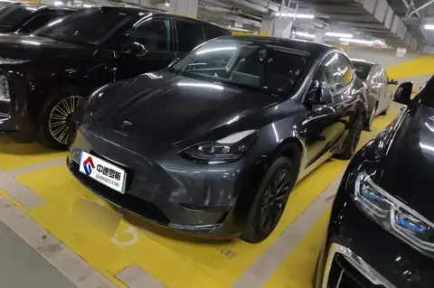 الطراز Y 2024 rear-wheel drive version