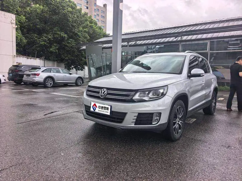 Tiguan 2015 1.8TSI Automatic 4WD Luxury Model