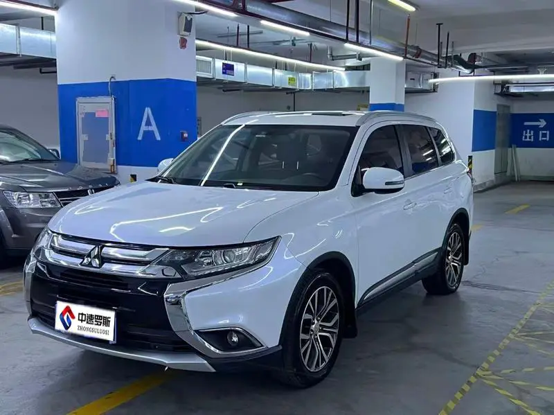 Outlander 2018 2.0L 2WD Honor Edition 5 Seaters