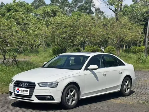 Audi A4L 2013 35 TFSI Automatic Standard รุ่น
