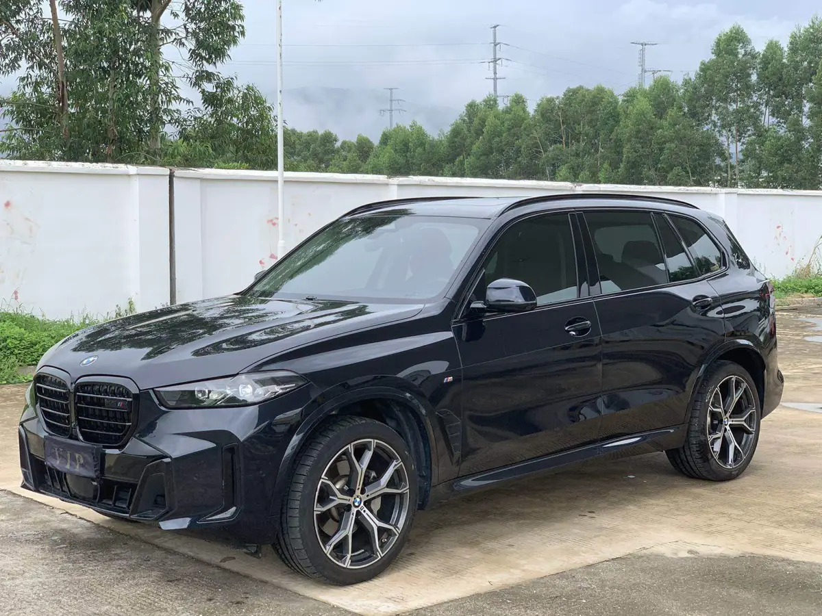 BMW X5 2023 xDrive 30Li Premium M Sport Night Edition