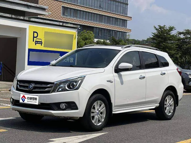 Venucia T70 2016 2.0L CVT Ruiqu Edition