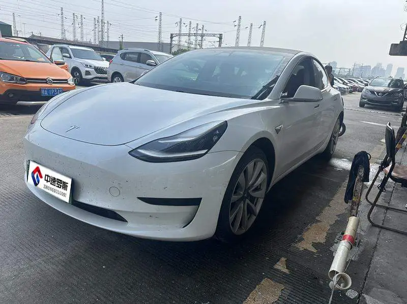 Model 3 2019 Standard Range RWD Upgraded Edition
