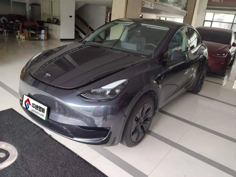 الطراز Y 2024 rear-wheel drive version