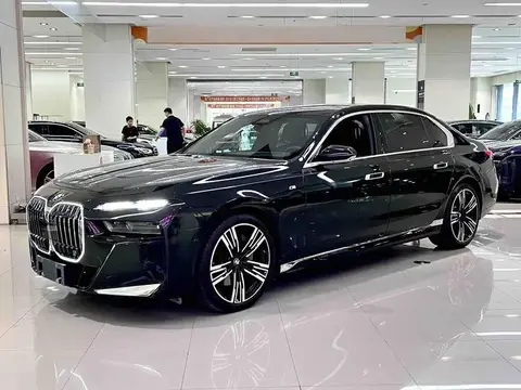 BMW 7 Series 2023 740Li Leading M Sport Package