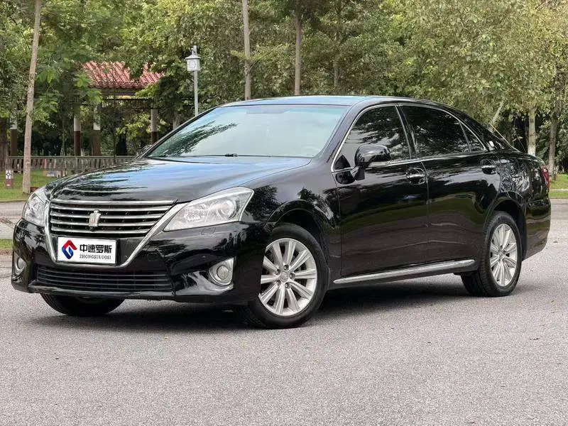 crown 2012 2.5L Royal Leather Edition