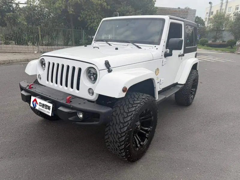 Wrangler 2013 3.6L Sahara 2-door