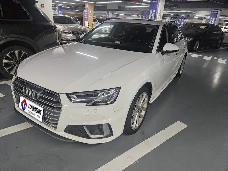 Audi A4L 2018 30th Anniversary Модель 40 TFSI Fashion Модель