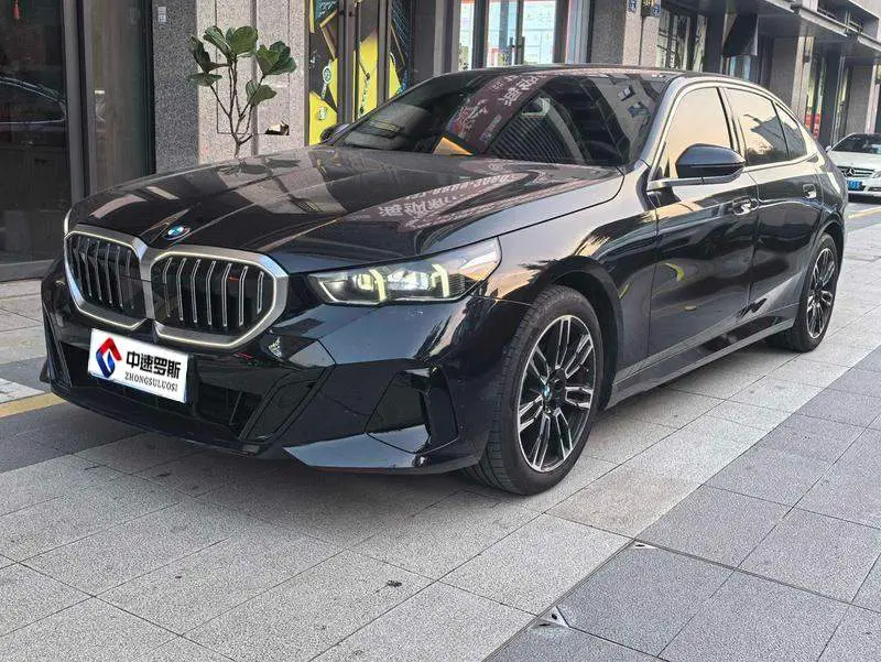 BMW 5 Series 2025 530Li Leading M Sport Package