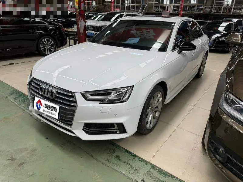 Audi A4L 2018 30th Anniversary รุ่น 40 TFSI Fashion รุ่น