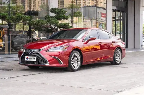 Lexus ES 2018 300h Executive Edition National V