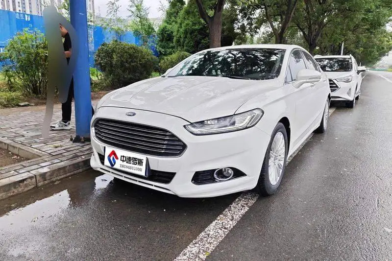 Mondeo 2013 2.0L GTDi200 Luxury Model
