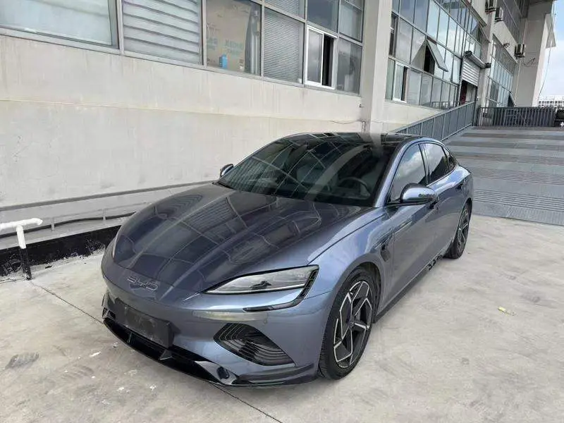 seal 2022 700km long-range rear-wheel drive version