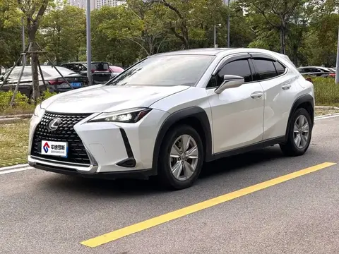 Lexus UX 2022 260h Exploration Cool Edition