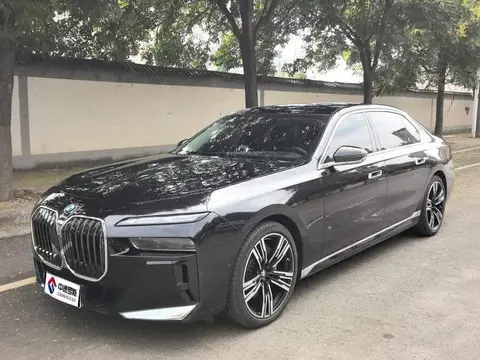 BMW 7 ซีรีส์ 2026 740Li Leading M Sport Package