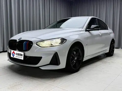 BMW 1 السلسلة 2023 120i M Sport Night Edition