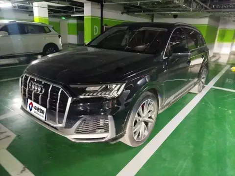 Audi Q7 2021 45 TFSI quattro S line sports model