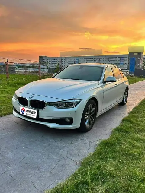 BMW 3 ซีรีส์ 2016 320Li Fashion Edition