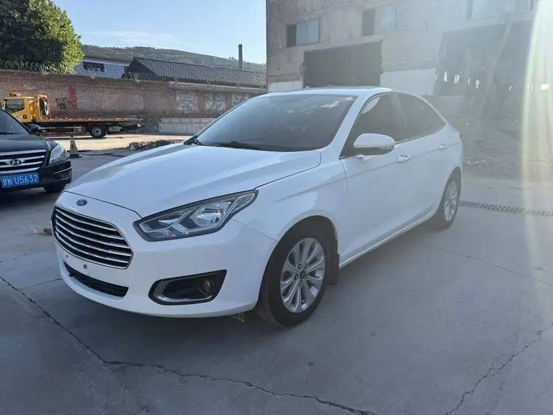 Furis 2015 1.5L Automatic Fashion Model