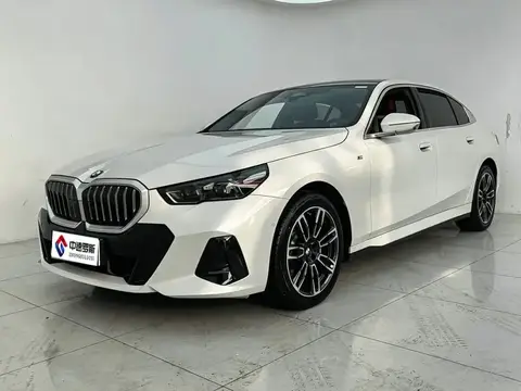 BMW 5 Series 2025 530Li Leading M Sport Package
