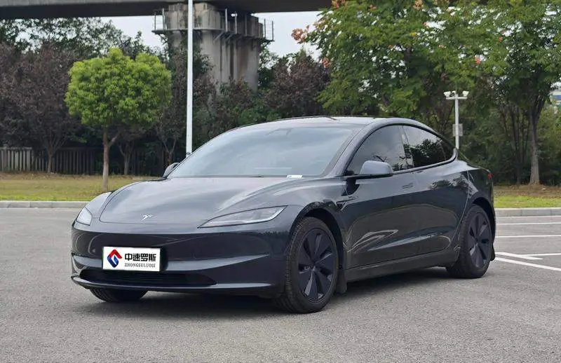 Model 3 2025 rear-wheel drive version