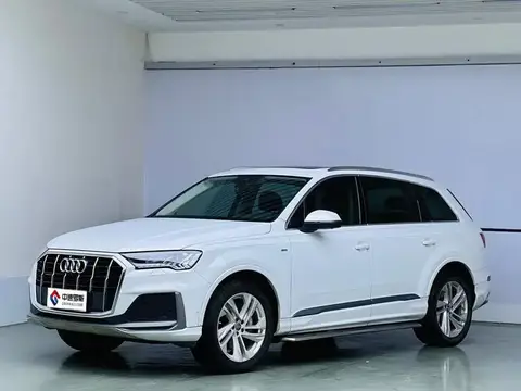Audi Q7 2021 45 TFSI quattro S line sports model