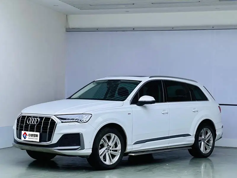 Audi Q7 2021 45 TFSI quattro S line sports model
