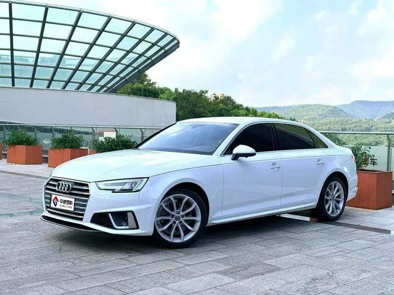 Audi A4L 2019 40 TFSI Fashion National VI