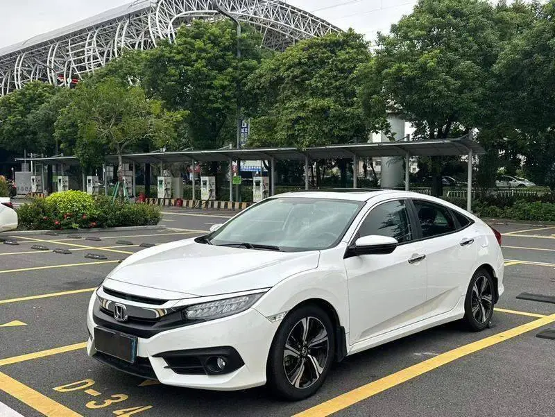 Civic 2016 220TURBO CVT Premium Edition
