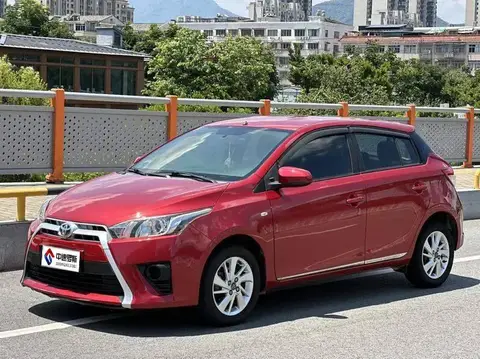 YARiS L 2015 1.5E Automatic Charm Edition