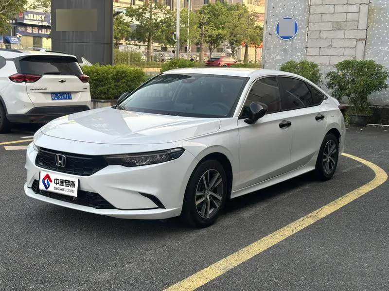 Stylish 2023 240TURBO CVT Leading Edition