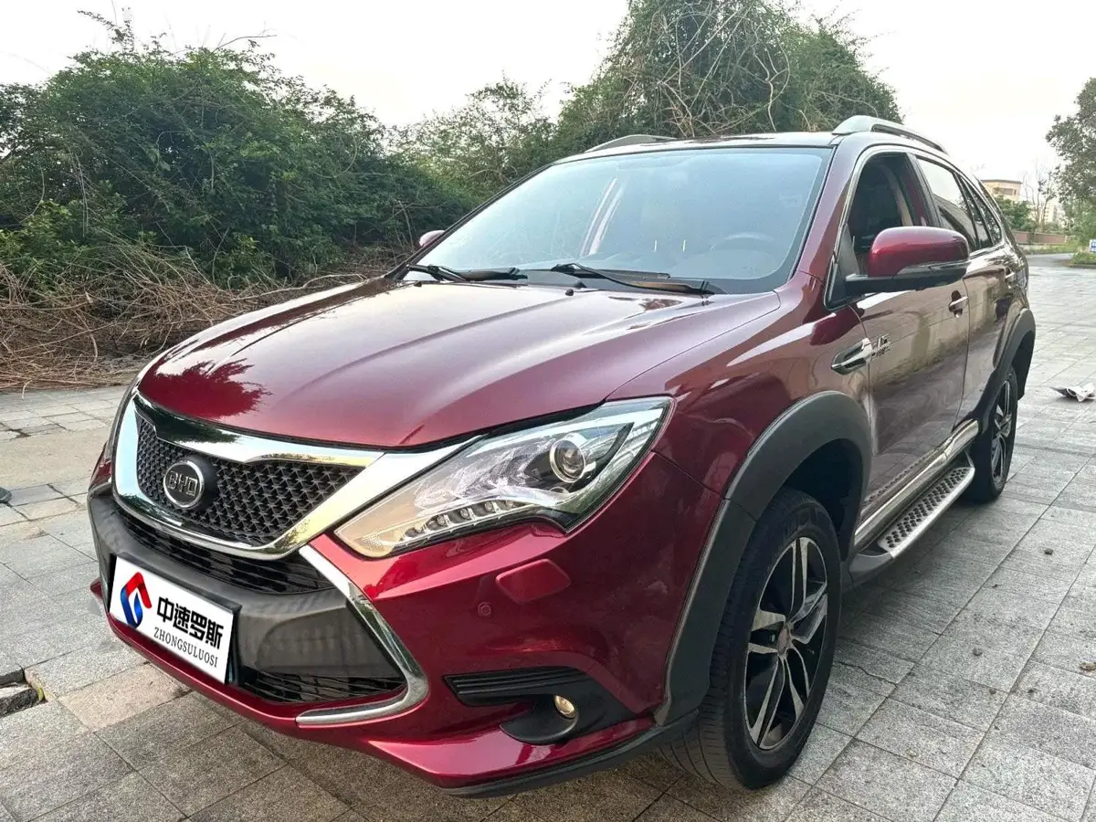 Tang New Energy 2015 2.0T 4WD flagship model
