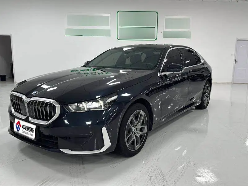 BMW 5 Series 2024 530Li Leading Luxury Package