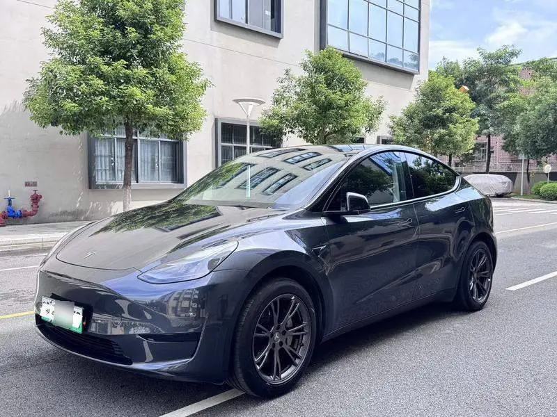 Modèle Y 2024 rear-wheel drive version