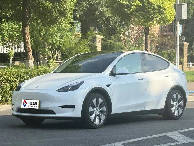 Mẫu Y 2022 facelifted rear-wheel drive version