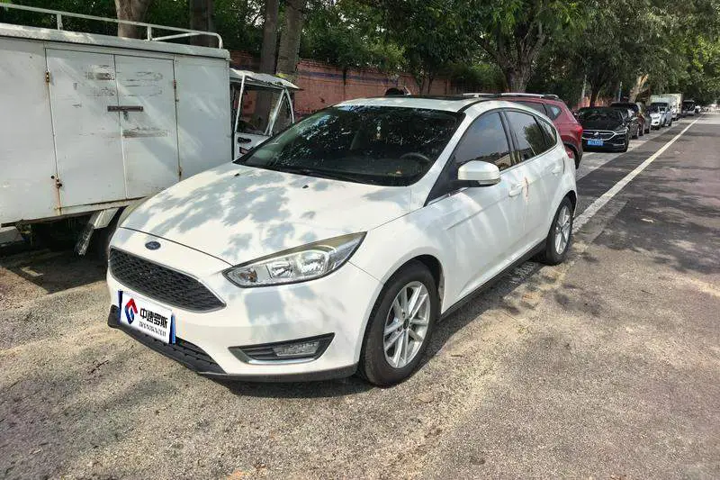 Fox 2017 EcoBoost 180 hatchback automatic elite