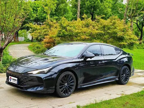 MG7 2023 2.0T Automatic Beauty Hunter Premium Edition