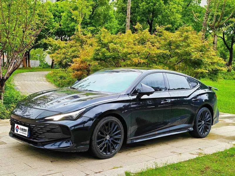 MG7 2023 2.0T Automatic Beauty Hunter Premium Edition