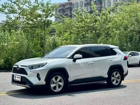 RAV4 Rongfang 2021 2.0L CVT 2WD Fashion Edition