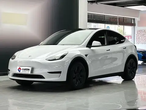 รุ่น Y 2024 rear-wheel drive version