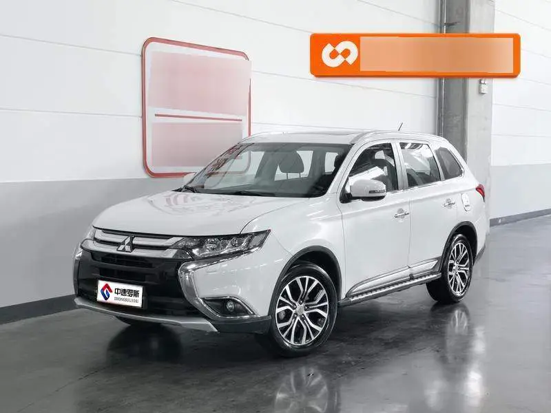Outlander 2016 2.4L 4WD Elite Edition 5 Seaters