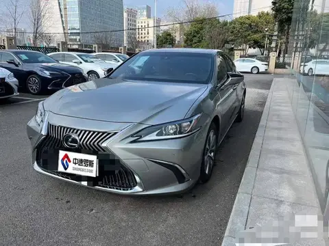 Lexus ES 2018 200 Excellence Edition National VI
