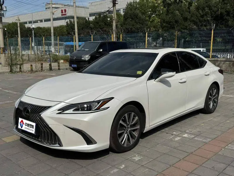 Lexus ES 2018 200 Excellence Edition National VI