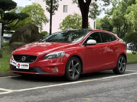 Volvo V40 2015 1.6T Smart and Elegant Personality Sports Edition