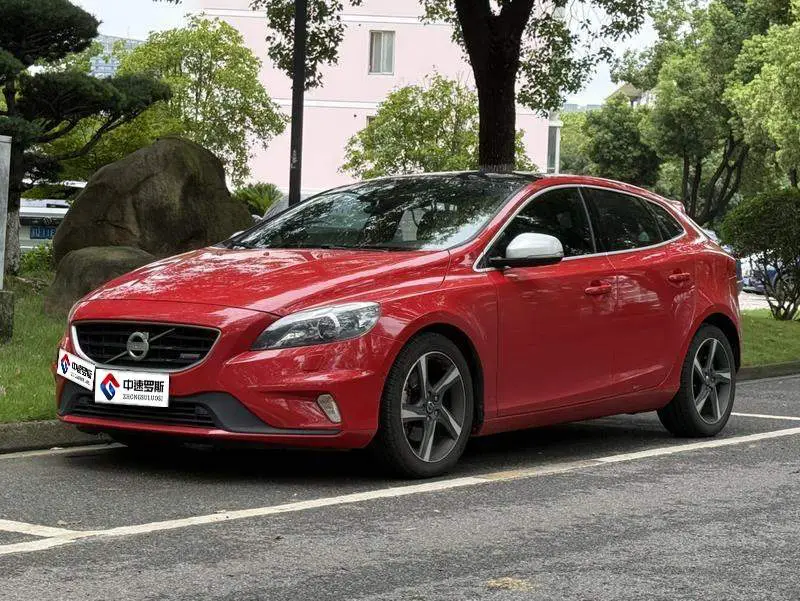 Volvo V40 2015 1.6T Smart and Elegant Personality Sports Edition