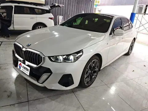 BMW 5 Série 2025 530Li Premium M Sport Package