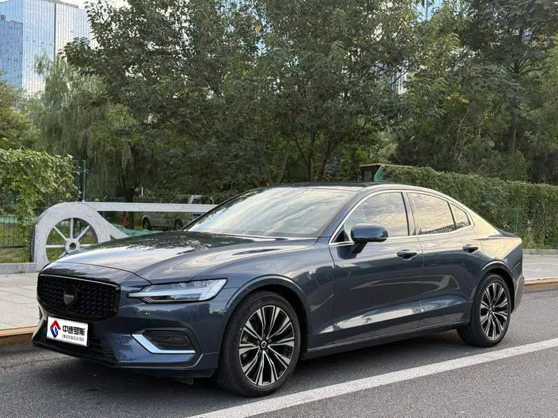 Volvo S60 2023 B4 Zhiyuan Deluxe Edition