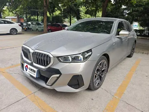 BMW 5 Dòng xe 2024 530Li Premium M Sport Package