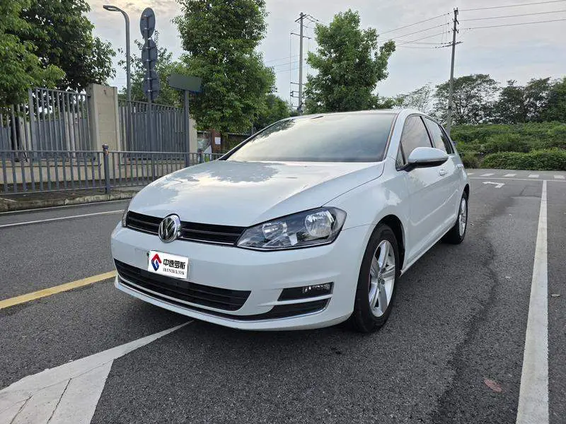 Golf 2016 1.6L Automatic Fashion Model